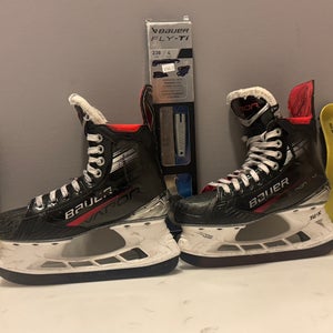 Bauer Vapor X4 Hockey Skates Size 4 Fit 1(Used)