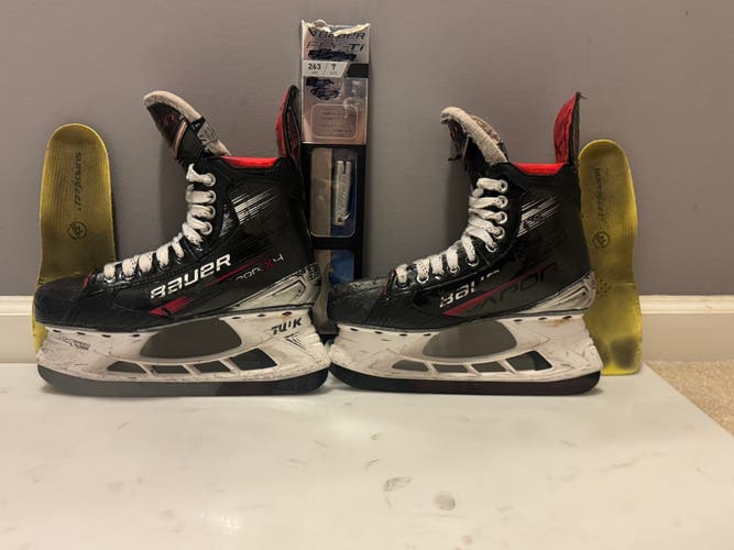 Bauer Vapor X4 Hockey Skates 7.5 Fit 1 (Used)