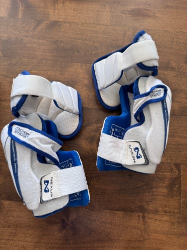 Large Senior Bauer Nexus 1N Elbow Pads (Used)