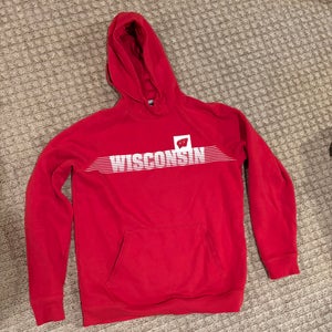 Wisconsin Red Men's Medium Under Armour Sweatshirt (Used)