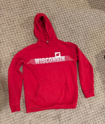 Wisconsin Red Men's Medium Under Armour Sweatshirt (Used)
