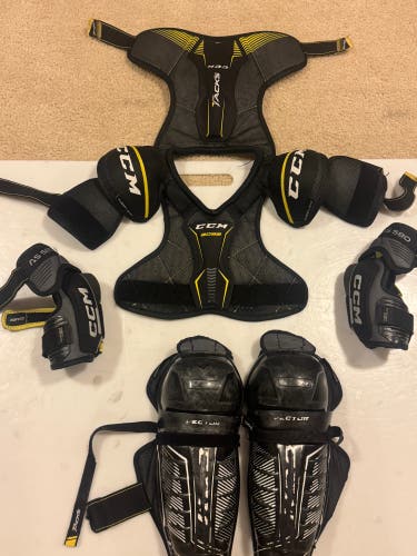 CCM JR Small -Shoulder pads, elbow pads, shin guards