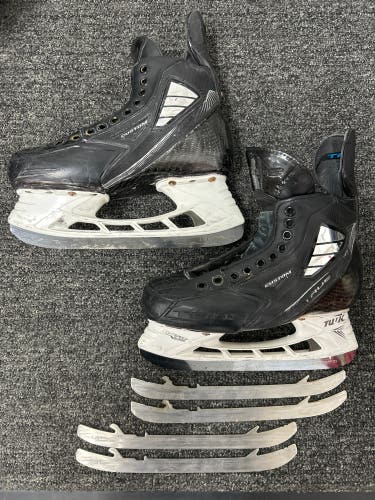 True Pro Custom Hockey Skates Extra Wide Width 8.5 (Used)
