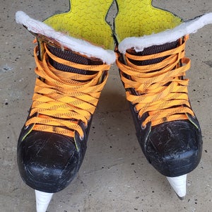 Bauer Supreme S37 Hockey Skates Regular Width 6 (Used)