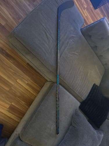 Senior Bauer Twitch Right Handed Hockey Stick P92 (Used)