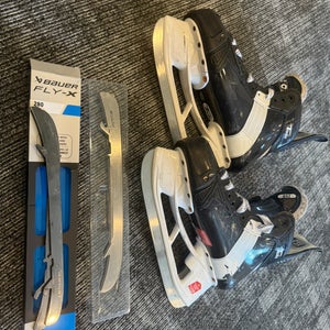 Senior Tacks 652 skates with 3 blades