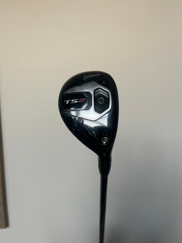 Men's Titleist TS2 Right Handed Hybrid Regular Flex 5H (Used)