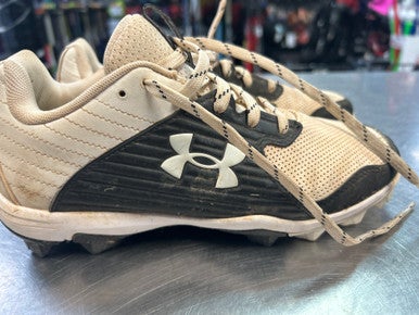 Used Under Armour LEADOFF BB/SB Cleats White Junior 05.5 11868-S000064047