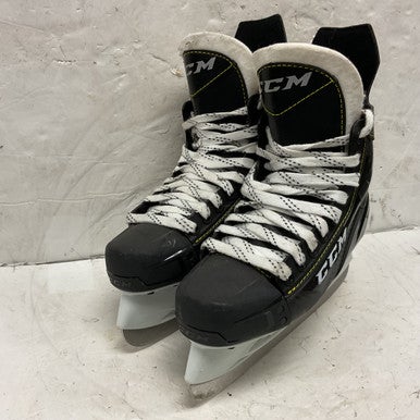 Used CCM SUPER TACKS 9350 Intermediate Hockey Skate Intermediate 5.0 11855-S000188258