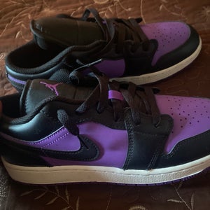 Purple Men's Youth Size M 7.0 (W 8.0) Air Jordan Jordan 1 Low Shoes (Used)
