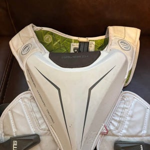 Medium Adult Maverik M5 Speed Pad Shoulder Pads (Used)