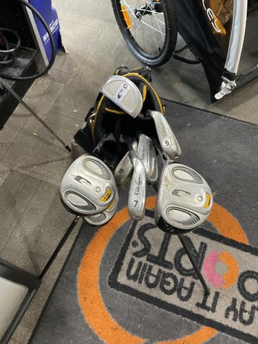 Used Walter Hagen 9 PIECE SET Jr Package Set RH Black 9 Piece 11614-S000217653