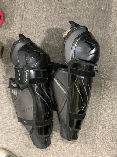 Used Bauer 900 LITE Senior Shin Guards Black 16" 11614-S000217550