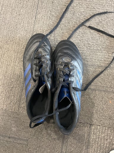 Used Adidas Soccer Cleats Black Junior 04.5 11614-S000217435
