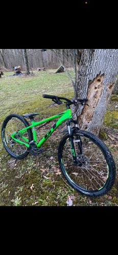 Men's  2020 GT Aggressor Pro Mountain Bike 27.5" (Used)