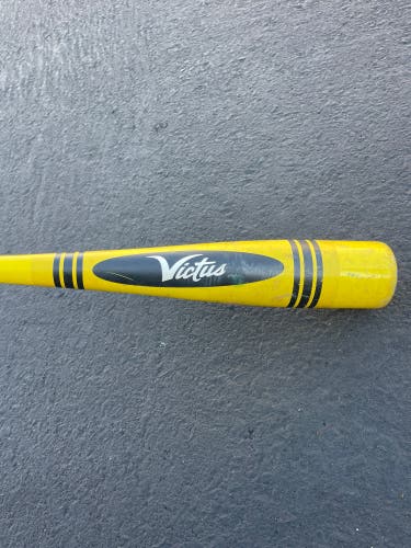 2025 Victus Yellow Crayon USABat Certified Bat (-10)  17 oz 27" (Used)