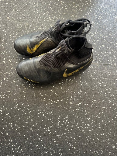 Used Nike Soccer Cleats Black Junior 01.5 11849-S000029764