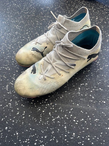 Used Puma Soccer Cleats White Senior 6 11849-S000029761