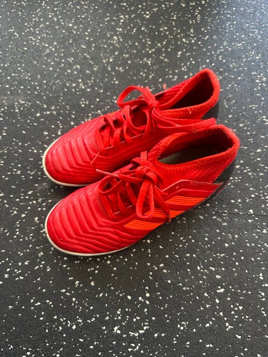 Used Adidas Soccer Indoor Shoes Red Junior 01.5 11849-S000029763