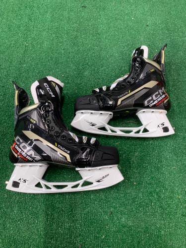 Senior CCM Tacks AS-590 Hockey Skates Regular Width 8 (New)