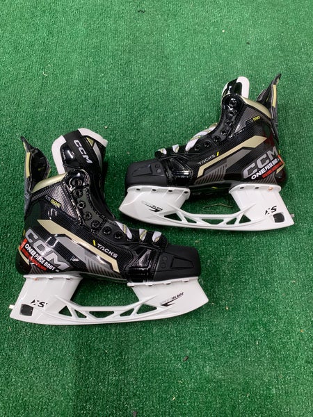 Senior CCM Tacks AS-590 Hockey Skates Regular Width 8 (New)