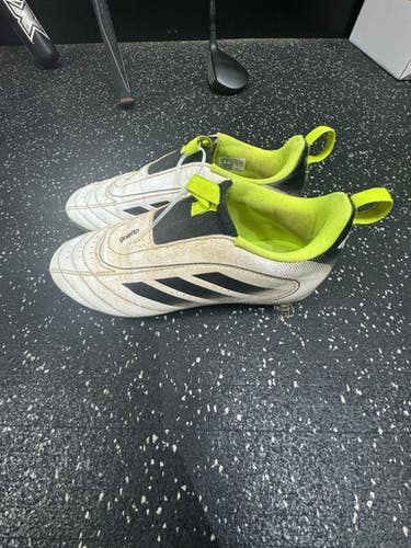 Used Adidas Soccer Cleats White Junior 03.5 11849-S000029056