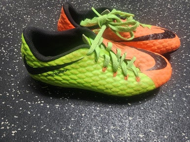 Used Nike Soccer Cleats Green Junior 01 11849-S000026030