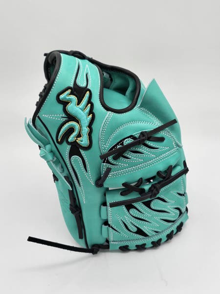 Rare Find: Glove Studio Ryu, RHT Pitchers Glove | SidelineSwap
