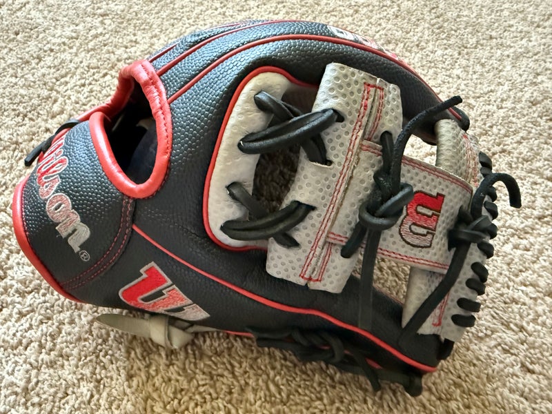 2023 Wilson RH Infield A2000 SC1975SS Baseball Glove 11.75" (Used - Like New)