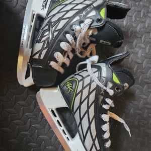 Reebok 4K Hockey Skates Regular Width 13 (Used)