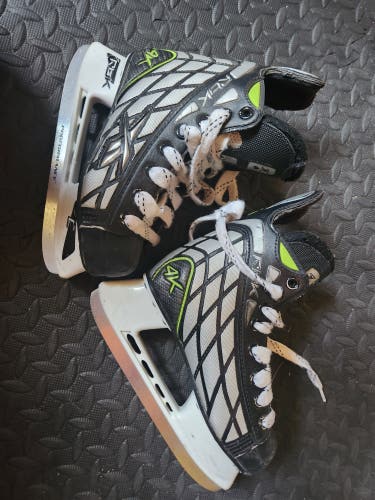 Reebok 4K Hockey Skates Regular Width 13 (Used)