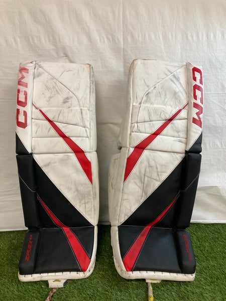32" Intermediate CCM Eflex 6.9 Goalie Leg Pads (Used)