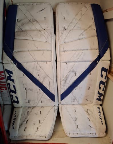 35 +2 CCM E-Flex 5.9 Leg Pads