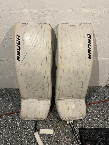 Medium  2020 Bauer Ultrasonic Goalie Leg Pads  (Used)
