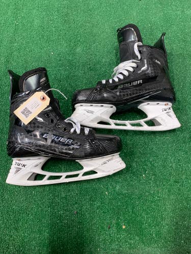 Senior Bauer Supreme Mach Hockey Skates 9 (Used)