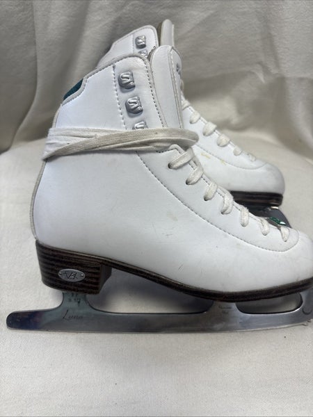 Girls Junior Size 2.5 Riedell Emerald Figure Ice Skates. White Luna Blades