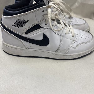 Adult Size 7Y Nike Air Jordan Basketball Sneakers