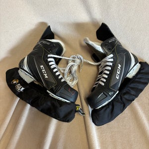 CCM Tacks 9040 Hockey Skates Size 5 (Used)