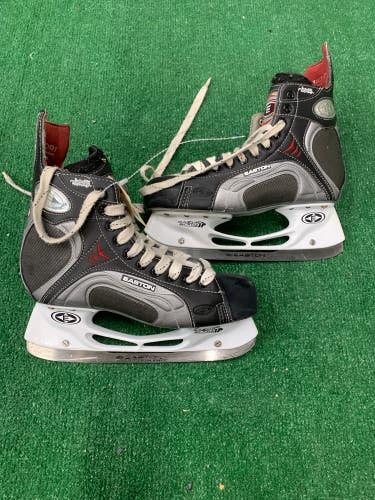 Senior Easton Synergy 900 Hockey Skates Extra Wide Width 8.5 (Used)