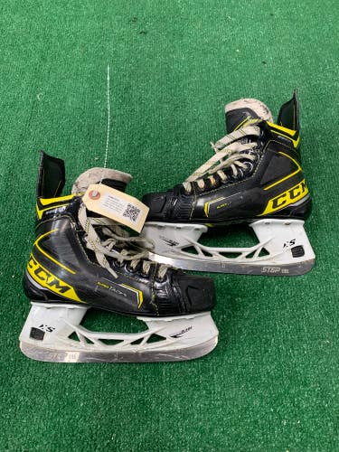 Intermediate CCM Super Tacks 9380 Hockey Skates Regular Width Size 4 (Used)