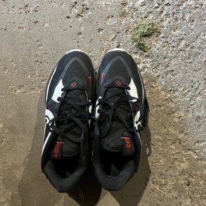 Men's Size M 9.0 (W 10.0) Nike Kyrie 6 Shoes (Used)