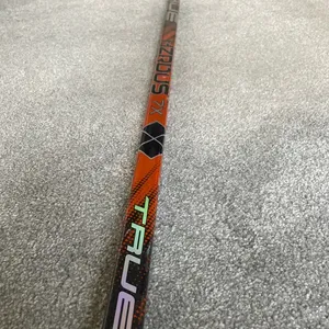 Senior True Hzrdus 7X Right Hand Hockey Stick (Used)