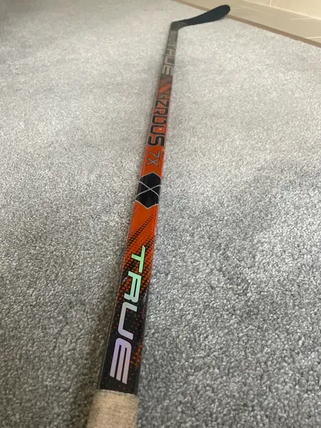 Senior True Hzrdus 7X Right Hand Hockey Stick (Used)