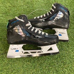 Intermediate True TF9 Hockey Goalie Skates Regular Width Size 5 (Used)