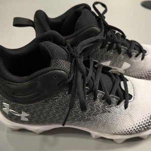 Unisex Size M 8.5 (W 9.5) Under Armour Mid Top Molded Cleats (Used)