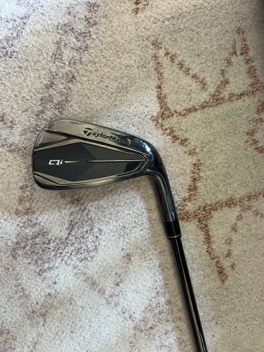 TaylorMade Qi Gunmetal Right Handed Iron Set 5-A