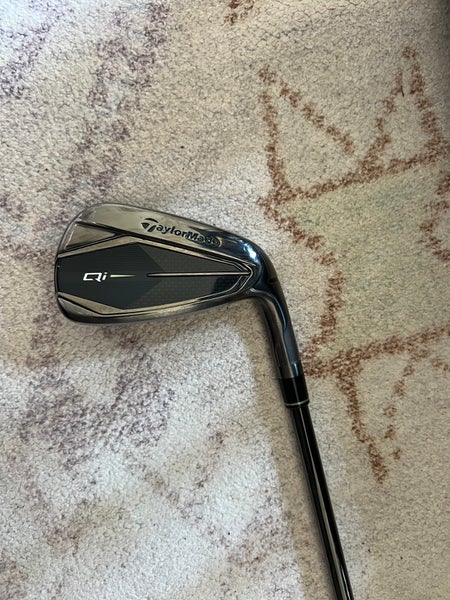 TaylorMade Qi Gunmetal Right Handed Iron Set 5-A