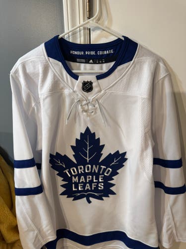 Toronto Maple Leafs Adidas Away Jersey (Size 42!)