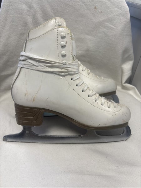 Womens Adult Size 7 Jackson Mystique Figure Ice Skates.  White