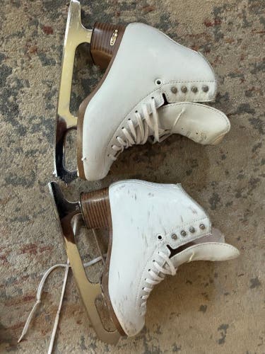 Jackson Ultima Freestyle Figure Skates B Adult 5.5 (Used)